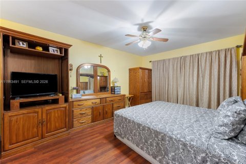 House in Miami, Florida 3 bedrooms, 115.29 sq.m. № 2045774 - photo 24