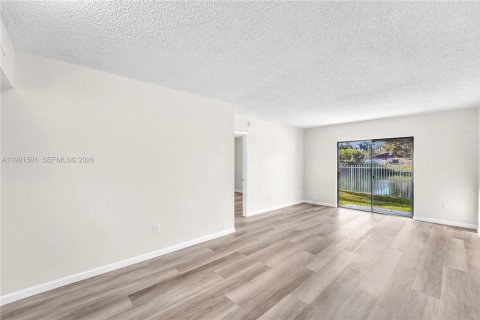 Copropriété à vendre à Miami, Floride: 2 chambres, 71.35 m2 № 2052243 - photo 5