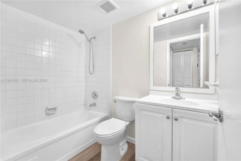 Copropriété à vendre à Miami, Floride: 2 chambres, 71.35 m2 № 2052243 - photo 17