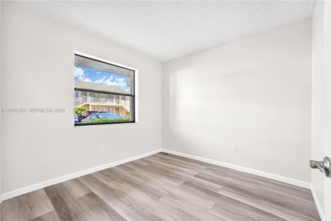 Copropriété à vendre à Miami, Floride: 2 chambres, 71.35 m2 № 2052243 - photo 14