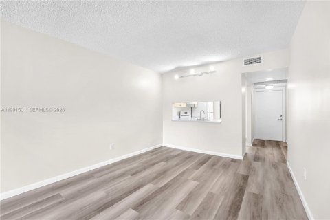 Copropriété à vendre à Miami, Floride: 2 chambres, 71.35 m2 № 2052243 - photo 11