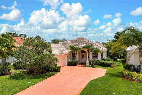 House in Sarasota, Florida 3 bedrooms, 162.11 sq.m. № 2220543 - photo 2