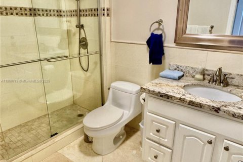 Apartment in Hallandale Beach, Florida 2 bedrooms, 111.48 sq.m. № 1924792 - photo 10