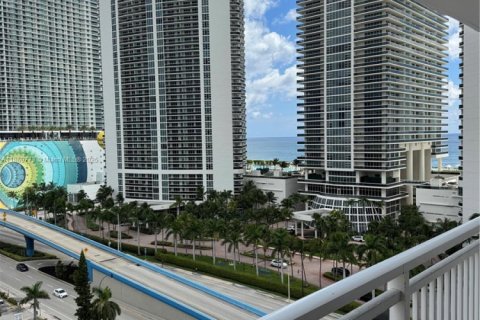 Apartamento en alquiler en Hallandale Beach, Florida, 2 dormitorios, 111.48 m2 № 1924792 - foto 5
