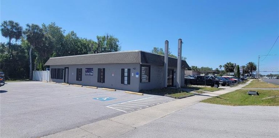 Commercial property in Port Richey, Florida 200.67 sq.m. № 1681433