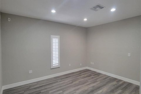 Commercial property in Port Richey, Florida 200.67 sq.m. № 1681433 - photo 4