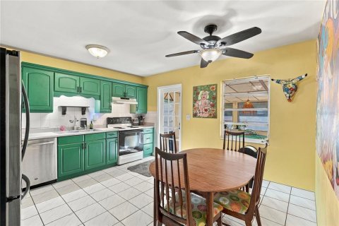 Casa en venta en Saint Petersburg, Florida, 2 dormitorios, 102.66 m2 № 2419833 - foto 6