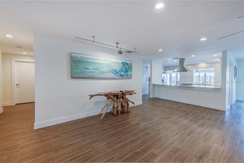 Купить виллу или дом в Сент-Пит-Бич, Флорида 3 комнаты, 261.24м2, № 1813140 - фото 9