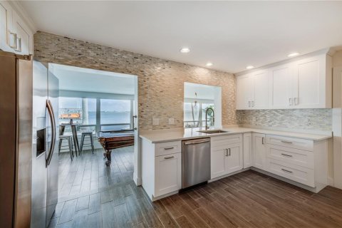 Купить виллу или дом в Сент-Пит-Бич, Флорида 3 комнаты, 261.24м2, № 1813140 - фото 4