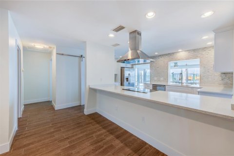 Купить виллу или дом в Сент-Пит-Бич, Флорида 3 комнаты, 261.24м2, № 1813140 - фото 8