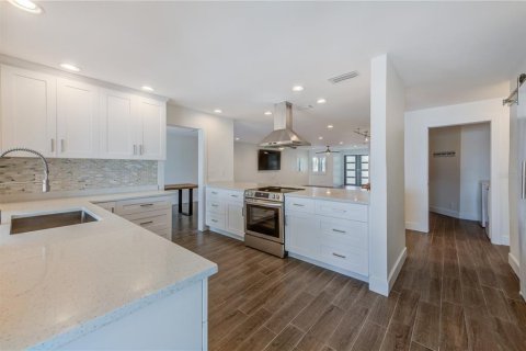 Купить виллу или дом в Сент-Пит-Бич, Флорида 3 комнаты, 261.24м2, № 1813140 - фото 7