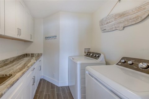 Купить виллу или дом в Сент-Пит-Бич, Флорида 3 комнаты, 261.24м2, № 1813140 - фото 27