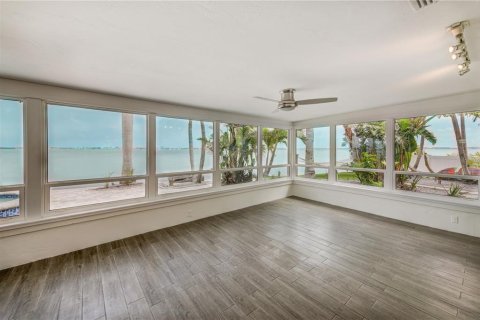 Купить виллу или дом в Сент-Пит-Бич, Флорида 3 комнаты, 261.24м2, № 1813140 - фото 16