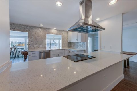 Купить виллу или дом в Сент-Пит-Бич, Флорида 3 комнаты, 261.24м2, № 1813140 - фото 5