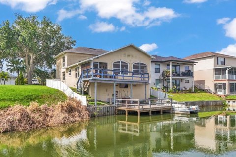 House in Lakeland, Florida 4 bedrooms, 263.47 sq.m. № 2221770