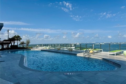 Copropriété à vendre à Miami, Floride: 2 chambres, 100.71 m2 № 2154843 - photo 12