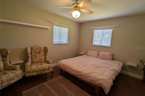 House in Fern Park, Florida 4 bedrooms, 150.04 sq.m. № 1908149 - photo 23
