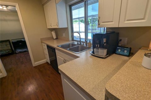 House in Fern Park, Florida 4 bedrooms, 150.04 sq.m. № 1908149 - photo 14