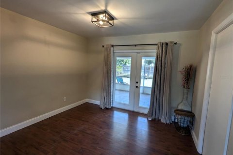 House in Fern Park, Florida 4 bedrooms, 150.04 sq.m. № 1908149 - photo 6