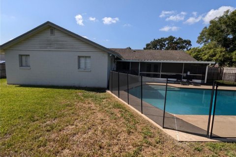 House in Fern Park, Florida 4 bedrooms, 150.04 sq.m. № 1908149 - photo 29