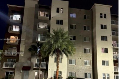 Кондоминиум с 2 спальнями в Катлер-Бей, Флорида № 2005803