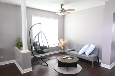 House in Davenport, Florida 3 bedrooms, 169.83 sq.m. № 2147987 - photo 6