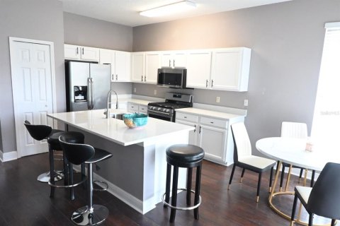 House in Davenport, Florida 3 bedrooms, 169.83 sq.m. № 2147987 - photo 4