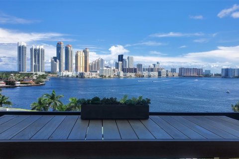 Condo in Aventura, Florida, 2 bedrooms № 2243937