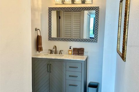 Condo in Sarasota, Florida, 2 bedrooms  № 1725412 - photo 20