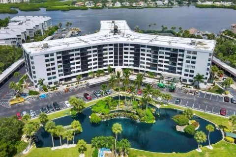 Condo in Sarasota, Florida, 2 bedrooms  № 1725412 - photo 1