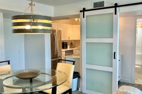 Condo in Sarasota, Florida, 2 bedrooms  № 1725412 - photo 18
