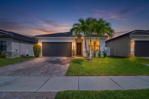 Villa ou maison à Lake Worth, Floride 3 chambres, 169.27 m2 № 2439204