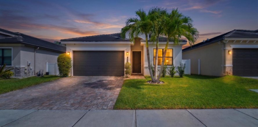 Villa ou maison à Lake Worth, Floride 3 chambres, 169.27 m2 № 2439204