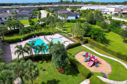 Villa ou maison à louer à Lake Worth, Floride: 3 chambres, 169.27 m2 № 2439204 - photo 29