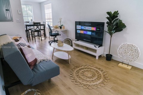 Купить коммерческую недвижимость в Майами, Флорида 416.2м2, № 2024565 - фото 15