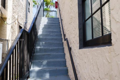 Купить коммерческую недвижимость в Майами, Флорида 416.2м2, № 2024565 - фото 14