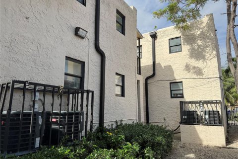 Купить коммерческую недвижимость в Майами, Флорида 416.2м2, № 2024565 - фото 11