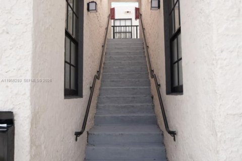 Купить коммерческую недвижимость в Майами, Флорида 416.2м2, № 2024565 - фото 13