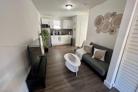 Купить коммерческую недвижимость в Майами, Флорида 416.2м2, № 2024565 - фото 30