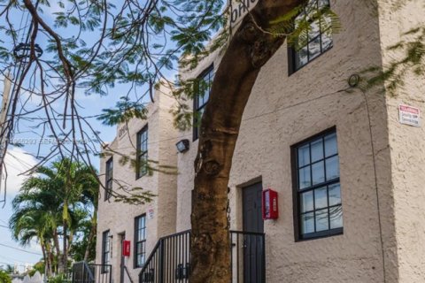 Купить коммерческую недвижимость в Майами, Флорида 416.2м2, № 2024565 - фото 5