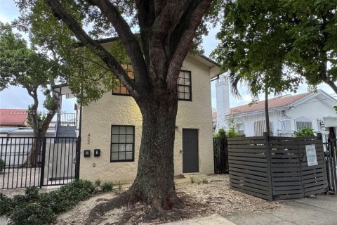 Купить коммерческую недвижимость в Майами, Флорида 416.2м2, № 2024565 - фото 9