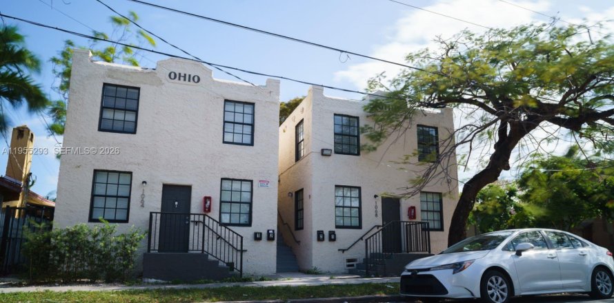 Коммерческая недвижимость в Майами, Флорида 416.2м2 № 2024565