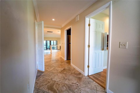 Condo in Sarasota, Florida, 2 bedrooms  № 1566286 - photo 5