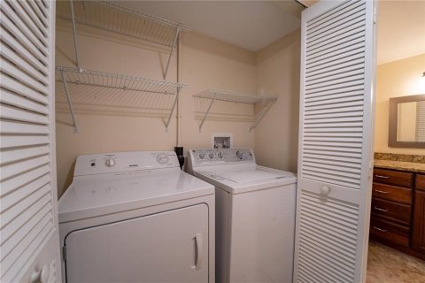 Condo in Sarasota, Florida, 2 bedrooms  № 1566286 - photo 22