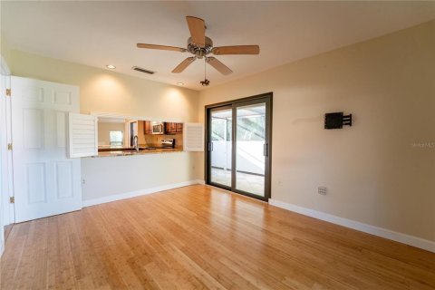 Condo in Sarasota, Florida, 2 bedrooms  № 1566286 - photo 14