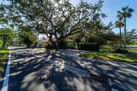 Condo in Sarasota, Florida, 2 bedrooms  № 1566286 - photo 2