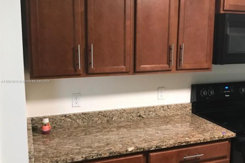 Casa en venta en Cape Coral, Florida, 3 dormitorios № 1863474 - foto 21