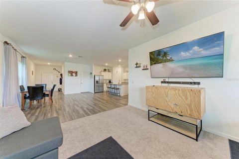 House in Parrish, Florida 5 bedrooms, 258.45 sq.m. № 2152262 - photo 8