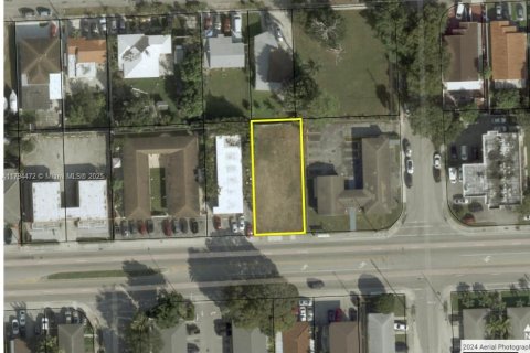 Commercial property in Miami, Florida № 1957985 - photo 4