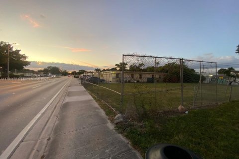 Commercial property in Miami, Florida № 1957985 - photo 7